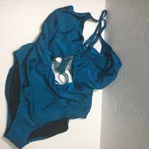 Ashley Graham xSwimsuits for All Meknes underwire